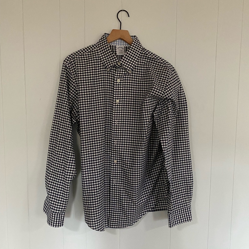 Brooks Brothers men’s dress shirt, size L.
